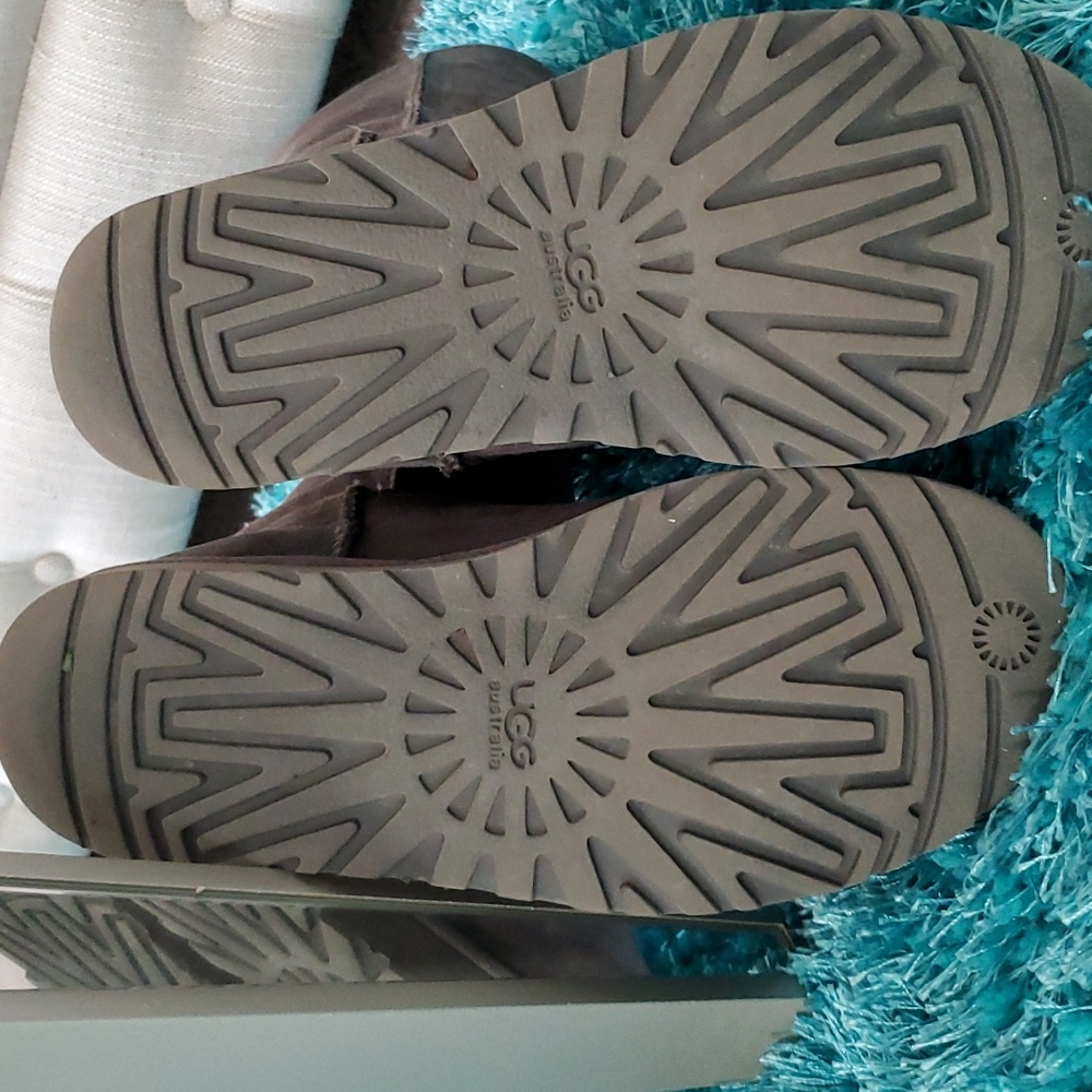 UGG Boots - Picture 7 of 7